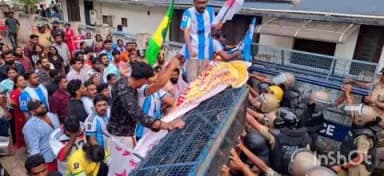 കാർത്തികപ്പള്ളി: ലോകകപ്പ് റാലിയ്ക്ക് കേസ്: DYFI പോലീസ് സ്റ്റേഷൻ മാർച്ച് നടത്തി