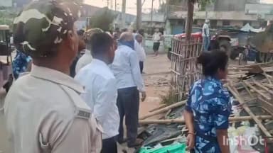मुंगेर: पूरबसराय में चला अतिक्रमण हटाओ अभियान, जेसीबी से हटाए गए अवैध कब्जे