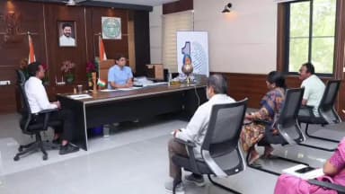 కామారెడ్డి: జిల్లాలో యూరియా కొరత లేకుండా కేంద్రాల్లో తగిన స్టాక్ ఉంచాలని ఆదేశించిన జిల్లా కలెక్టర్ ఆశిష్ సాంగ్వాన్