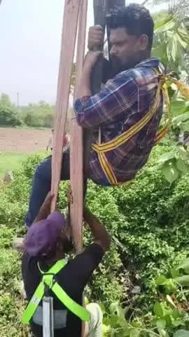 गंगरार: मूंगा का खेड़ा के कुएं से शव निकालने में अड़चन बने तीन सांप, वन्यजीव टीम ने किया रेस्क्यू