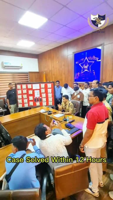 अकोला स्थानिक गुन्हे शाखेकडून तोतया CBI अधिकाऱ्यांचा पर्दाफाश! 🚨
💪
✅ अवघ्या १२ तासांत गुन्ह्याचा छडा
✅ दोन आरोपी खामगाव येथून जेरबंद
✅ लुटलेले ₹२५ लाख पूर्णपणे जप्त
✅ ₹२७.५० लाखांचा मुद्देमाल हस्तगत
✅ ५० हून अधिक CCTV फुटेजचे विश्लेषण
✅ तांत्रिक व गोपनीय माहितीच्या आधारे यशस्वी तपास
🚨वेगवान कारवाई • १००% मुद्देमाल जप्त!
@archit.59 | @DGPMaharashtra
#AkolaPolice #MaharashtraPolice #Akola #police #IPS MHPolice