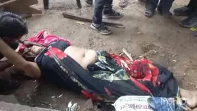 इगलास: इगलास, अलीगढ़-मथुरा रोड पर बिजली घर के समीप बस को ओवरटेक करते समय एक महिला सहित दो लोग बस की चपेट में आकर गंभीर घायल