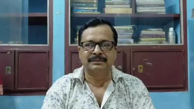 সাব্রুম: সাব্রুম রেল স্টেশনে যাওয়ার পথে রাস্তার দুইপাশে জঙ্গল পরিস্কার করার দাবি জানান
