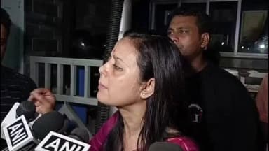 কৃষ্ণনগর ১: “বোর্ড ফেলতে চান? ফেলুন!” — অনাস্থা ঘিরে বিস্ফোরক মহুয়া, ‘১০ লক্ষ টাকার দর’ অভিযোগে তোলপাড় নদিয়ার রাজনীতি