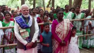 ରାଇରଙ୍ଗପୁୁର: ମହାମହିମ ରାଷ୍ଟ୍ରପତିଙ୍କ ଜନ୍ମମାଟି ରାଇରଙ୍ଗପୁରର ପାହାଡପୁର ପହଞ୍ଚିଲେ ପ୍ରଧାନମନ୍ତ୍ରୀ ନରେନ୍ଦ୍ର ମୋଦୀ