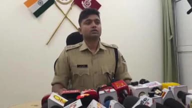 ରାୟଗଡା: କଲ୍ଯାଣସିଂପୁର ଘଟଣାରେ ୨୦ଜଣ ଗିରଫ ହୋଇଥିବା ବେଳେ ତଦନ୍ତ ଜାରି ରହିଛି ବୋଲି ଏକ ସାମ୍ବାଦିକ ସମ୍ମିଳନୀରେ ସୂଚନା ଦେଲେ ରାୟଗଡ଼ା SP