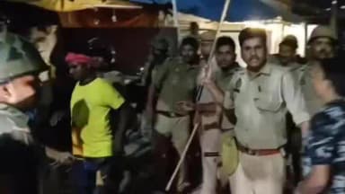 घोसी: पीढ़वल मोड़ पर पुलिस पर पथराव करने वाले कई लोगों को पुलिस ने हिरासत में लिया, अपर पुलिस अधीक्षक ने दी जानकारी