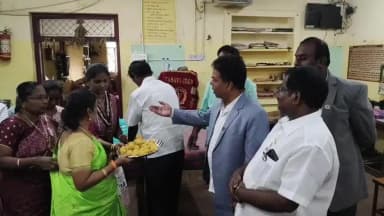 ஆண்டிப்பட்டி: ஆண்டிபட்டி வாசவி கிளப் சார்பில் டான் டு டஸ்க் நிகழ்ச்சியில் போதி மனநல காப்பத்திற்கு மருந்து பெட்டகம் வழங்கினர்