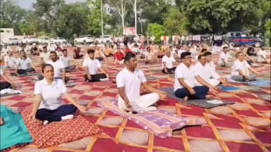हर्रैया: पौराणिक स्थल रामरेखा पर विश्व योग दिवस के अवसर पर भाजपा विधायक अजय सिंह सहित सैकड़ों लोगों ने किया योग