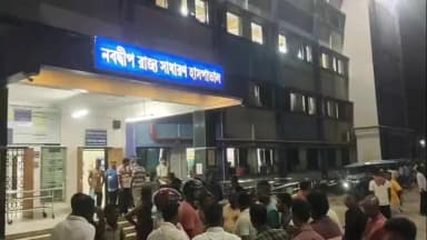 কৃষ্ণনগর ১: জামাইষষ্ঠীর আনন্দ মুহূর্তেই শোকে পরিণত! নবদ্বীপে মুখোমুখি বাইক সংঘর্ষে প্রাণ গেল ২ যুবকের, মৃত্যুর সঙ্গে পাঞ্জা লড়ছে ২