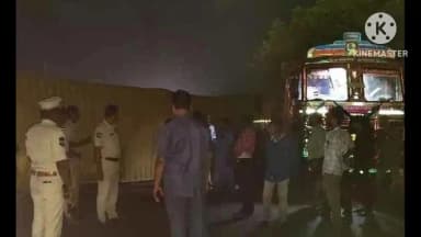 చౌటుప్పల్: చౌటుప్పల్ సమీపంలోని హైదరాబాద్ విజయవాడ జాతీయ రహదారిపై కంటైనర్ బోల్తా