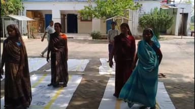 बेलागंज: अंतर्राष्ट्रीय योग दिवस पर बेलागंज सीएचसी में योगाभ्यास, स्वास्थ्य कर्मियों ने लिया हिस्सा
