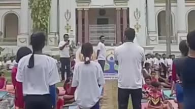 মহিষাদল: যোগ দিবস উপলক্ষে মহিষাদল রাজবাড়ি প্রাঙ্গনে যোগা দিবস উদযাপন উপস্থিত বিধায়ক