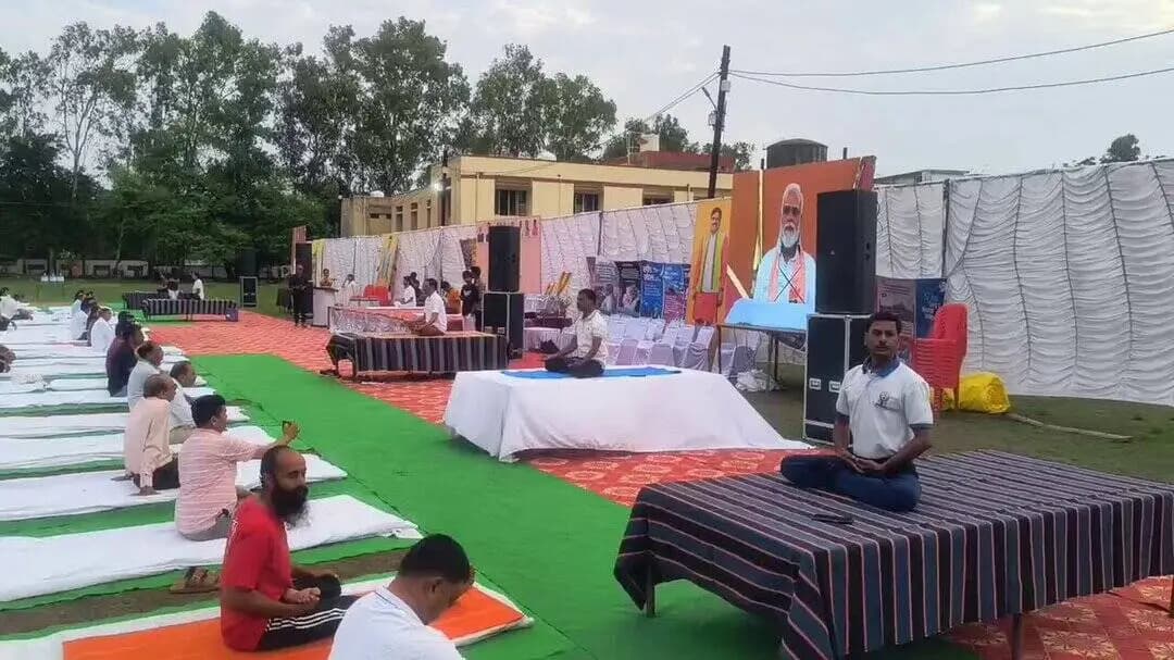 12वें अंतर्राष्ट्रीय योग दिवस 2026 के अवसर पर शाजापुर जिला मुख्यालय में आयोजित सामूहिक योग कार्यक्रम के दौरान प्रधानमंत्री श्री नरेंद्र मोदी के संबोधन एवं राष्ट्रीय कार्यक्रम का लाइव प्रसारण दिखाया जा रहा है।
#InternationalYogaDay #IDY2026 #YogaForHealthyAgeing #Shajapur #शाजापुर https://t.co/68zejwGGQE