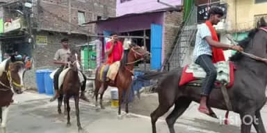 फतुहा: गोविंदपुर स्थित शिव मंदिर के जीर्णोद्धार के बाद प्राण प्रतिष्ठा को लेकर निकली भव्य कलश शोभा यात्रा।