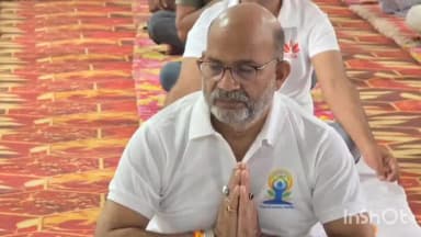 महसी: तेजवापुर ब्लाक मुख्यालय पर योगाभ्यास के बाद MLA सुरेश्वर सिंह ने पदाधिकारियों के साथ सामूहिक सहभोज किया