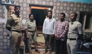 ನೆಲಮಂಗಲ: ನೆಲಮಂಗಲ ಉಪವಿಭಾಗದಲ್ಲಿ 70ಕ್ಕೂ ಹೆಚ್ಚು ರೌಡಿಶೀಟರ್ಗಳ ಮನೆಗಳ ಮೇಲೆ ದಾಳಿ ನಡೆಸಿದ ಪೊಲೀಸರು