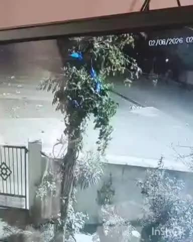 वर्धा: सोनेगाव स्टेशन येथे अज्ञात चोरट्याने घरात घुसून कपाट तोडून केली चोरी
एकाच गावात चार दा झाल्या चोऱ्या
गावात भीतीचे वा