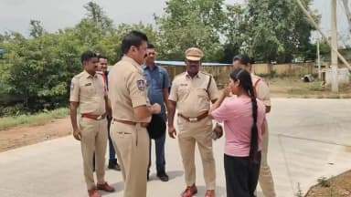 భూపాలపల్లి: నీట్ పరీక్ష కేంద్రాలను ఆకస్మికంగా తనిఖీ చేసిన జిల్లా అదనపై ఎస్పీ నరేష్ కుమార్