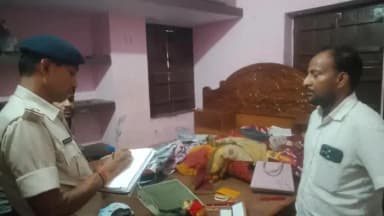 हरनौत: हरनौत बाजार के नियामतपुर मोहल्ले में बंद घरों से लाखों रुपए की समान हुई चोरी,जांच में जुटी पुलिस