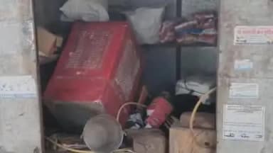 फतेहपुर: फ़दनपुर बस स्टैंड के पास स्थित टायर की दुकान में हुई चोरी, पुलिस मामले की जांच में जुटी