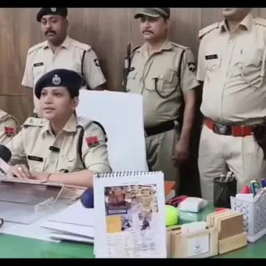लक्ष्मणगढ़: बडोली गांव में बोरिंग से केबल चुराने के आरोप में ग्रामीणों ने तीन युवकों को शक के आधार पर पुलिस को सौंपा