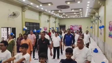 हज़ारीबाग: अंतर्राष्ट्रीय योग दिवस पर हजारीबाग यूथ विंग का भव्य योग शिविर आयोजित