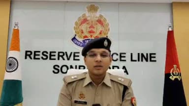 जनपद सोनभद्र पुलिस द्वारा CEIR पोर्टल के माध्यम से 302 मोबाइल फोन बरामदगी एवं माह मई-2026 में उत्तर प्रदेश में द्वितीय स्थान प्राप्त करने के संबंध में अपर पुलिस अधीक्षक (ऑपरेशन) सोनभद्र श्री ऋषभ रुणवाल की बाइट-
@Uppolice
@dgpup
@digmirzapur
@adgzonevaranasi https://t.co/0Sze5jJjFb
