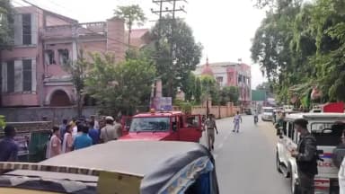উদয়পুর: উদয়পুর জেলা কংগ্রেস ভবনের সামনে অজ্ঞাত পরিচয় এক ব্যক্তিকে আহত অবস্থায় উদ্ধার করে হাসপাতালে নিয়ে যায় দমকল কর্মীরা
