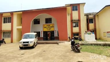 महुआडांड़: महुआडार प्रखंड के रामपुर ग्राम में बिजली की पोल पर चढ़े 13 वर्षीय युवक की मौत झुलस जाने के कारण रविवार की सुबह हो गई।