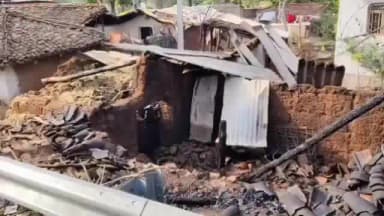 गोपद बनास: सीधी जिले की जोगी पहाड़ी में घर में आग लगाने का आया मामला परिजनों ने किया चक्का जाम