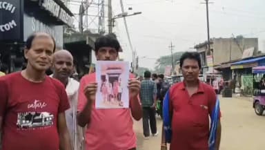 অন্ডাল: নিজেদের ইউনিয়ন অফিস ফিরে পেতে একদিন মিনিবাস বন্ধ রেখে প্রতিবাদ অন্ডালের উখড়ায় মিনিবাস অ্যাসোসিয়েশন