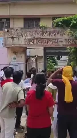 मुहम्मदाबाद गोहना: जनपद में कड़ी सुरक्षा के बीच 12 केंद्रों पर NEET की परीक्षा चल रही है, 6205 परीक्षार्थी दे रहे हैं परीक्षा