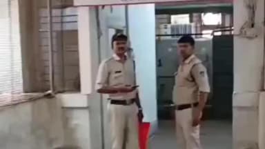 बैरसिया: भोपाल के प्रसिद्ध नेफ्रोलॉजिस्ट डॉक्टर एमएल बंजारा के इकलौते बेटे सौरभ बंजारा की जहर पीने से मौत हो गई