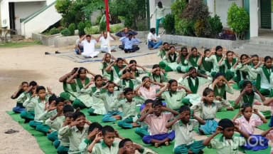 नवा बाज़ार: अंतर्राष्ट्रीय योग दिवस पर नावा बाजार में सैकड़ों लोगों ने किया सामूहिक योगाअभ्यास