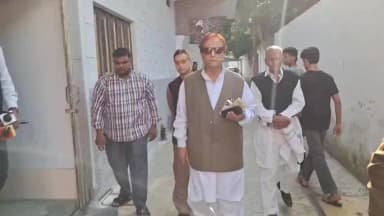 रामपुर: रामपुर के जिला कारागार में बंद समाजवादी पार्टी के वरिष्ठ नेता मोहम्मद आजम खान को आयकर विभाग से मिला झटका