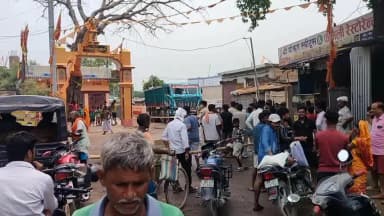 बिहारीगंज: बिहारीगंज-सागरदीना पथ की बदहाली पर बवाल, पांच घंटे ठप रहा आवागमन