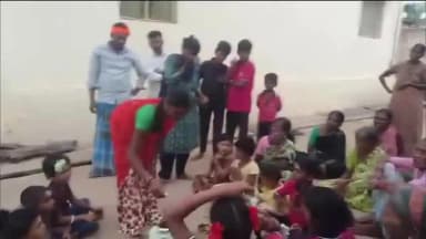 ಕೊಪ್ಪಳ: ಮುದ್ದಾಬಳ್ಳಿ ಗ್ರಾಮದಲ್ಲಿ ಮಳೆಯ ಭವಿಷ್ಯದ ವಿಷಯ ಕುರಿತು ತುಂಬಿದ ಕೊಡದ ಕಾರ್ಣಿಕ ಕೇಳುವ ಕಾರ್ಯಕ್ರಮ
