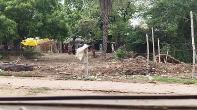Narval Tahseel Kanpur Nagar Gram Tediyan Mauja Domanpur Rajendra k ladke Sulkhe ne lagai jhopdi pe Aag Surendra k kahne
