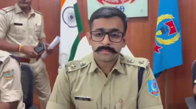 खूंटी: PLFI उग्रवादी संगठन के सात सदस्य हथियार के साथ गिरफ्तार खूंटी एसपी ने किया खुलासा