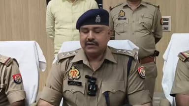 #BastiPolice थाना वाल्टरगंज, स्वाट/सर्विलांस की संयुक्त टीम द्वारा हत्या के मुकदमें का 48 घण्टे के अन्दर अनावरण करते हुए 02 अभियुक्तों को गिरफ्तार कर, की जा रही अन्य अग्रिम आवश्यक कार्यवाही के संबंध में क्षेत्राधिकारी सदर द्वारा दी गयी बाइट- @Uppolice @digbasti @AdgGkr https://t.co/6O9a0tUHZh