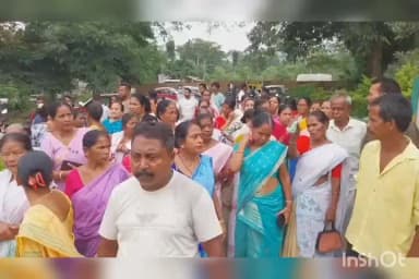 আজাৰা: পলাশবাৰীৰ পাল্লী নতুন বস্তি এলেকাত উচ্ছেদৰ আশংকাই উদ্বিগ্ন কৰি তুলিছে স্থানীয় ৰাইজক