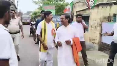 পান্ডুয়া: পাণ্ডুয়ায় আন্তর্জাতিক যোগ দিবসের বর্ণাঢ্য শোভাযাত্রার পা মেলালেন বিধায়ক ও ওসি