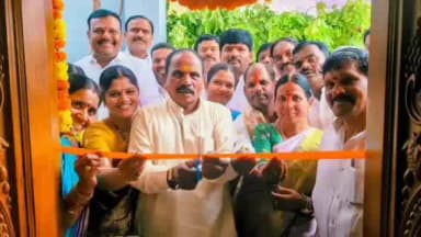 ఇబ్రహీంపట్నం: చేవెళ్ల మండలంలో నూతన ఇందిరమ్మ ఇంటిని ప్రారంభించిన ఎమ్మెల్యే కాలే యాదయ్య
