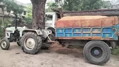 बरकागाँव: बड़कागांव पुलिस में अवैध बालू लदा ट्रैक्टर पकड़ा कार्रवाई से अवैध कारोबारी के बीच मचा हड़काम