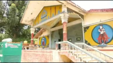 ಮಡಿಕೇರಿ: ಕಲಾವಿದರ ಬದುಕು ರೂಪಿಸಿದ ರಂಗಮಂದಿರದಲ್ಲಿ ಅಕ್ರಮ ವಾಸ್ತವ್ಯ: ಪ್ರವಾಸಿಗರಿಂದ ಹಣ ವಸೂಲಿ ಮಾಡುವ ದಂಧೆ
