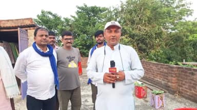 दरभंगा: यूपीएससी में सफलता हासिल करने वाले अशोक पासवान का हायाघाट में हुआ भव्य स्वागत।