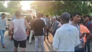 बांसवाड़ा: शताब्दी चौराहे पर स्कॉर्पियो ने बाइक को मारी टक्कर, युवक गंभीर रूप से घायल, एमजी अस्पताल से निजी अस्पताल किया गया रेफर
