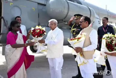 कराहल: श्योपुर पहंुची महामहीम राष्ट्रपति द्रोपदी मुर्मू, चीता प्रदर्शिनी का किया अवलोकन
चीता कमांड कंट्रोल सेंटर का किया भ्रमण