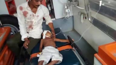 खरगौन: तेज रफ्तार बस ने 3 साल के मासूम को कुचला, हालत नाजुक: खेलते-खेलते सड़क पर पहुंचा बच्चा, इंदौर रेफर